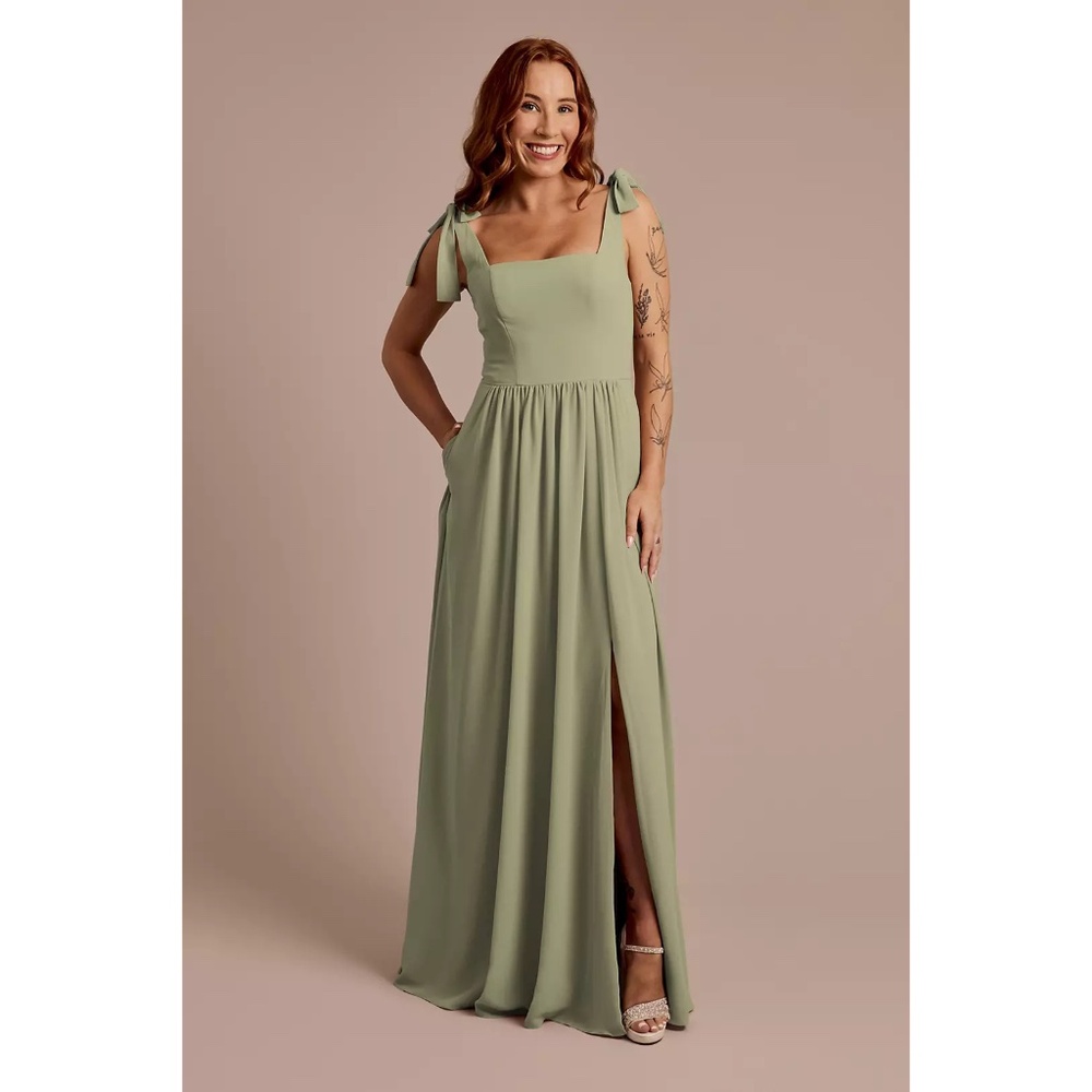 NWT DAVIDS BRIDAL Chiffon Tie Strap Tank A-Line Dress STYLE# F20799